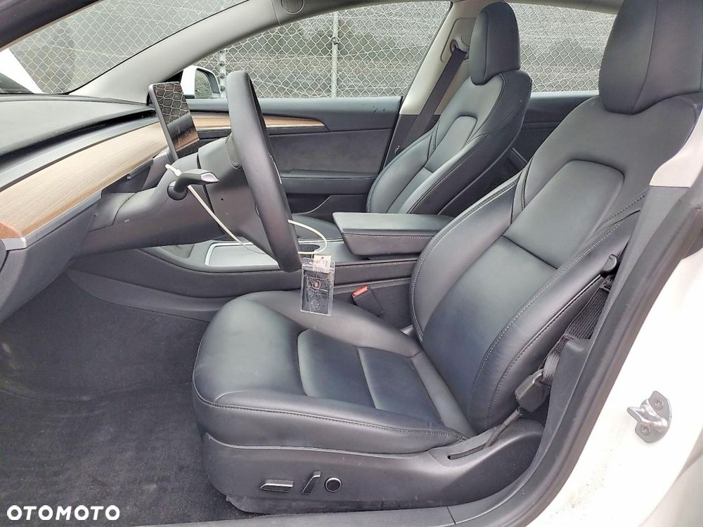 Tesla Model 3 Langstreckenbatterie Allradantrieb Dual Motor - 7
