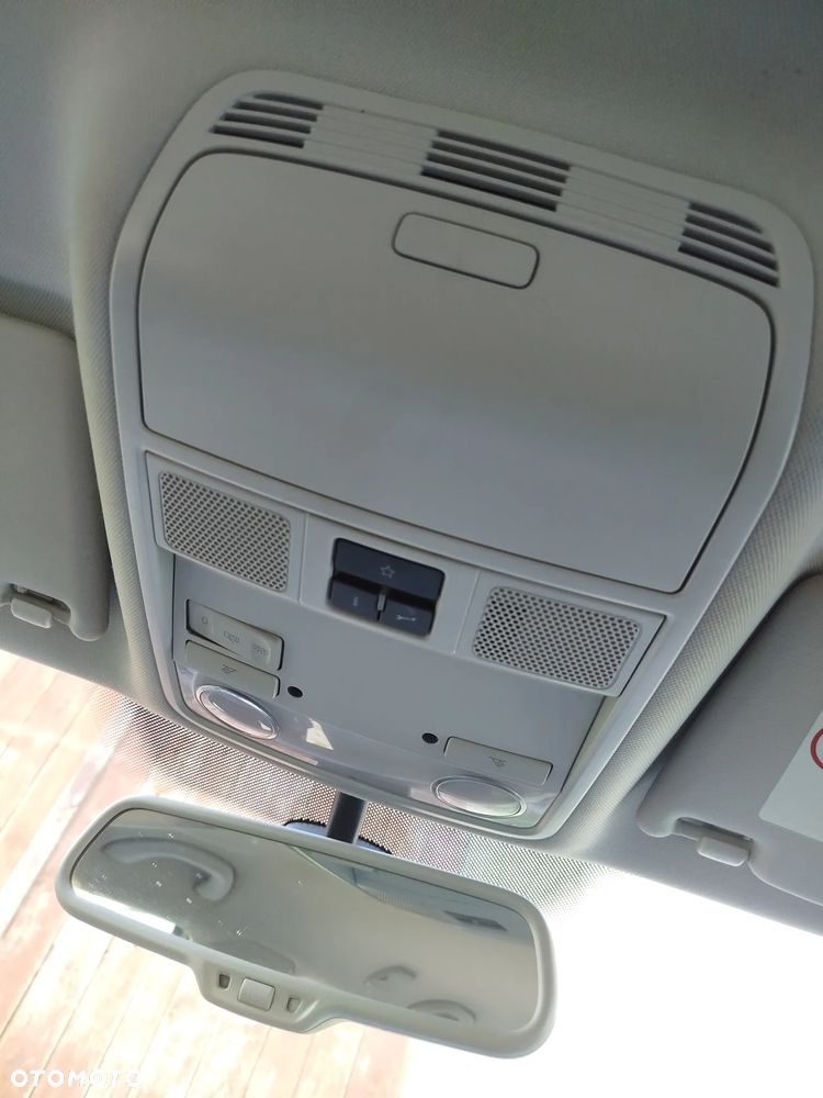 Volkswagen Passat - 23