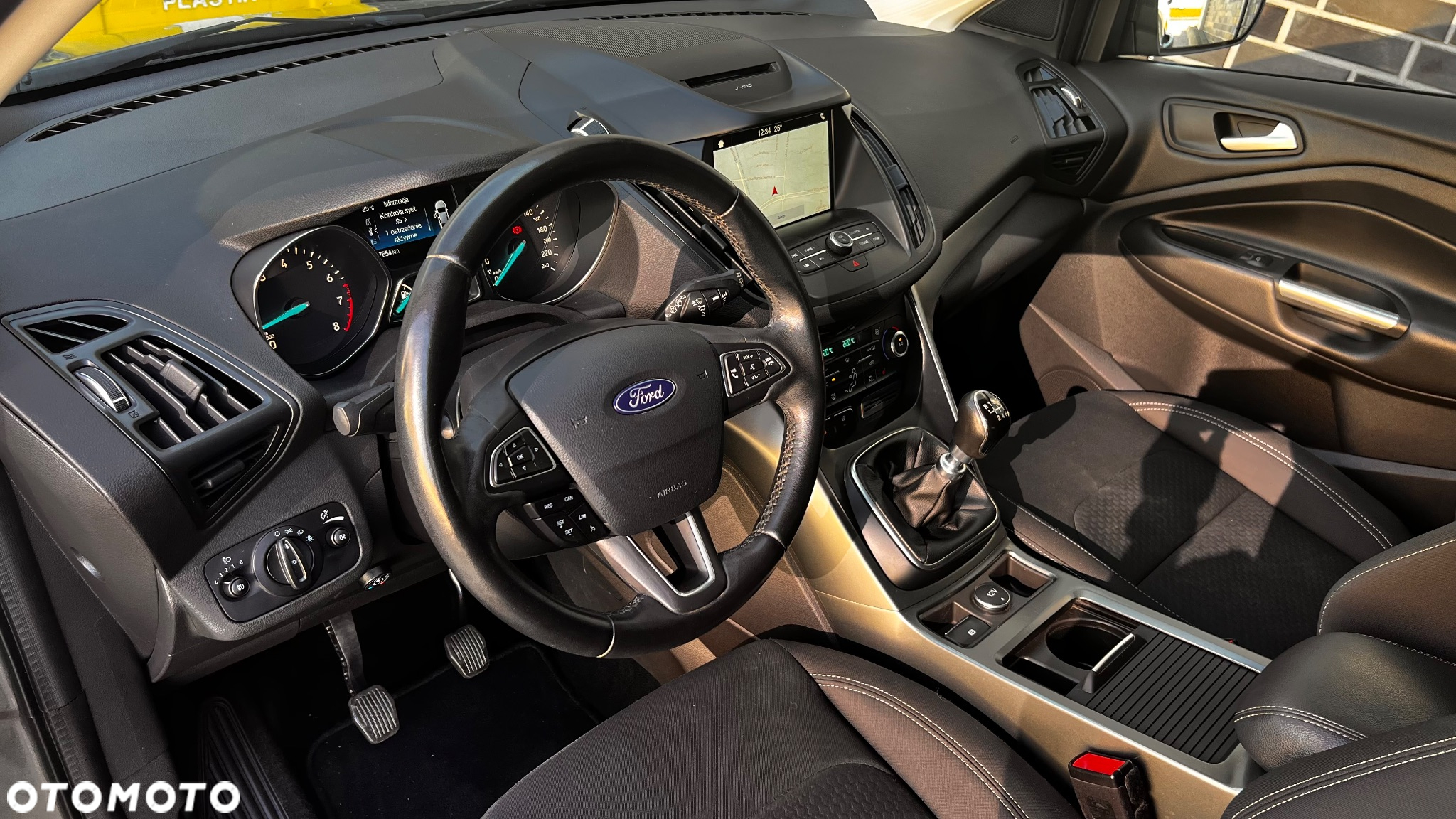 Ford Kuga 1.5 EcoBoost 2x4 Titanium - 27