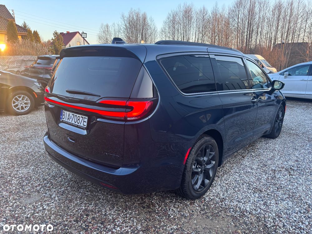 Chrysler Pacifica - 4