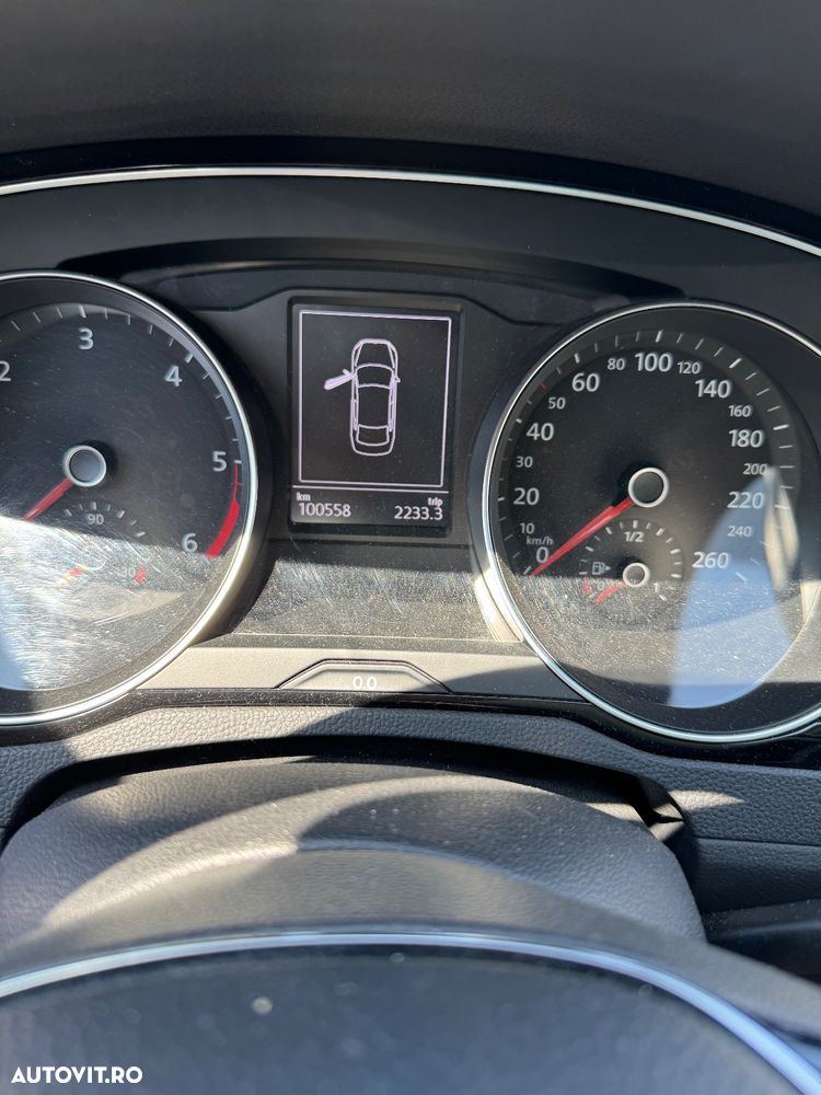 Volkswagen Passat 2.0 TDI DSG Comfortline - 9
