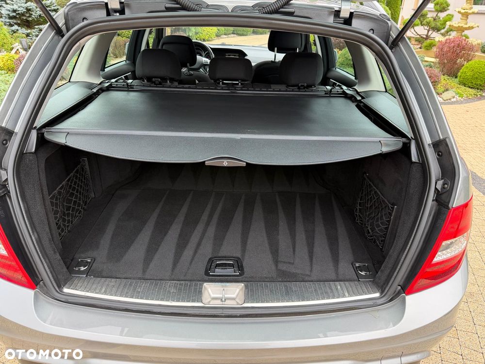 Mercedes-Benz Klasa C 180 CDI 7G-TRONIC Edition - 23