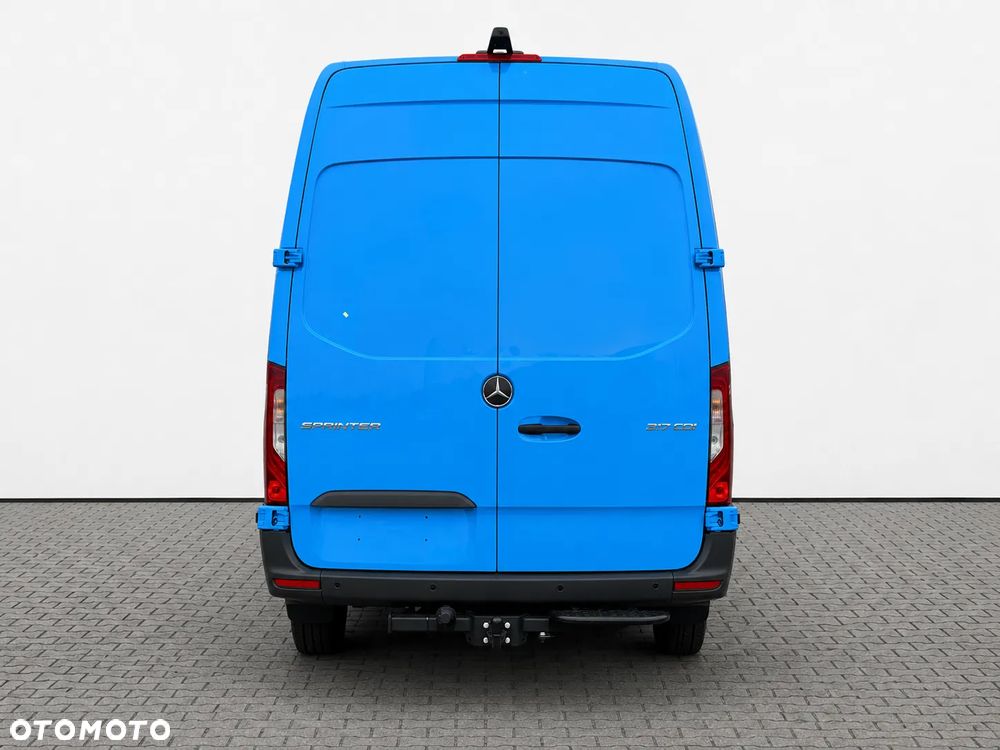Mercedes-Benz Sprinter - 5