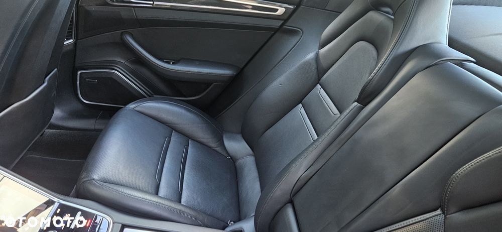 Porsche Panamera Turbo Executive - 13