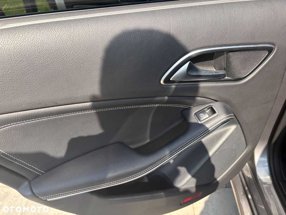 Mercedes-Benz CLA 180 SCORE - 22