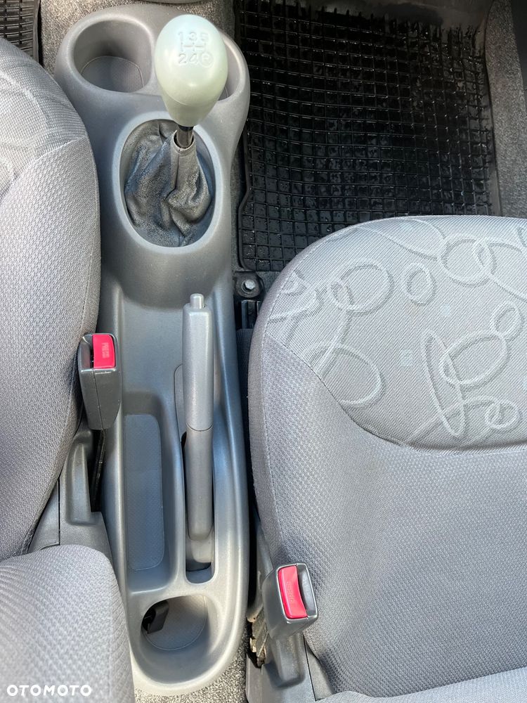 Toyota Yaris - 18