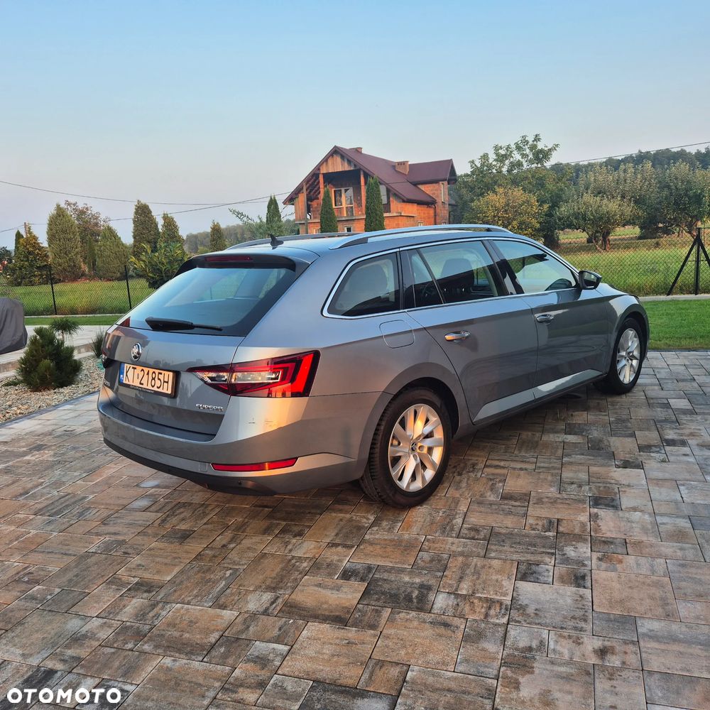 Skoda Superb 2.0 TDI Ambition - 14
