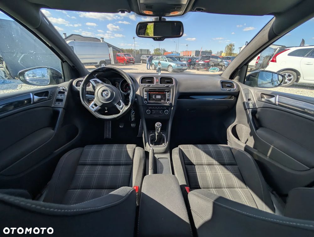 Volkswagen Golf 2.0 TDI DPF Highline - 18