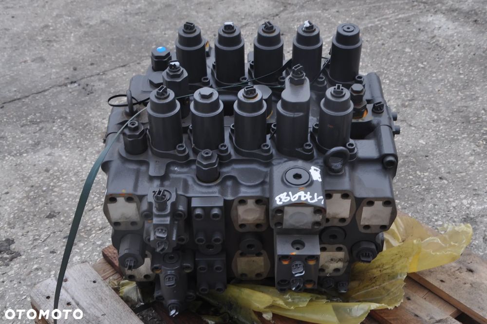 Rozdzielacz Hydrauliczny Volvo EC 700 Nowy 14880006 - 1