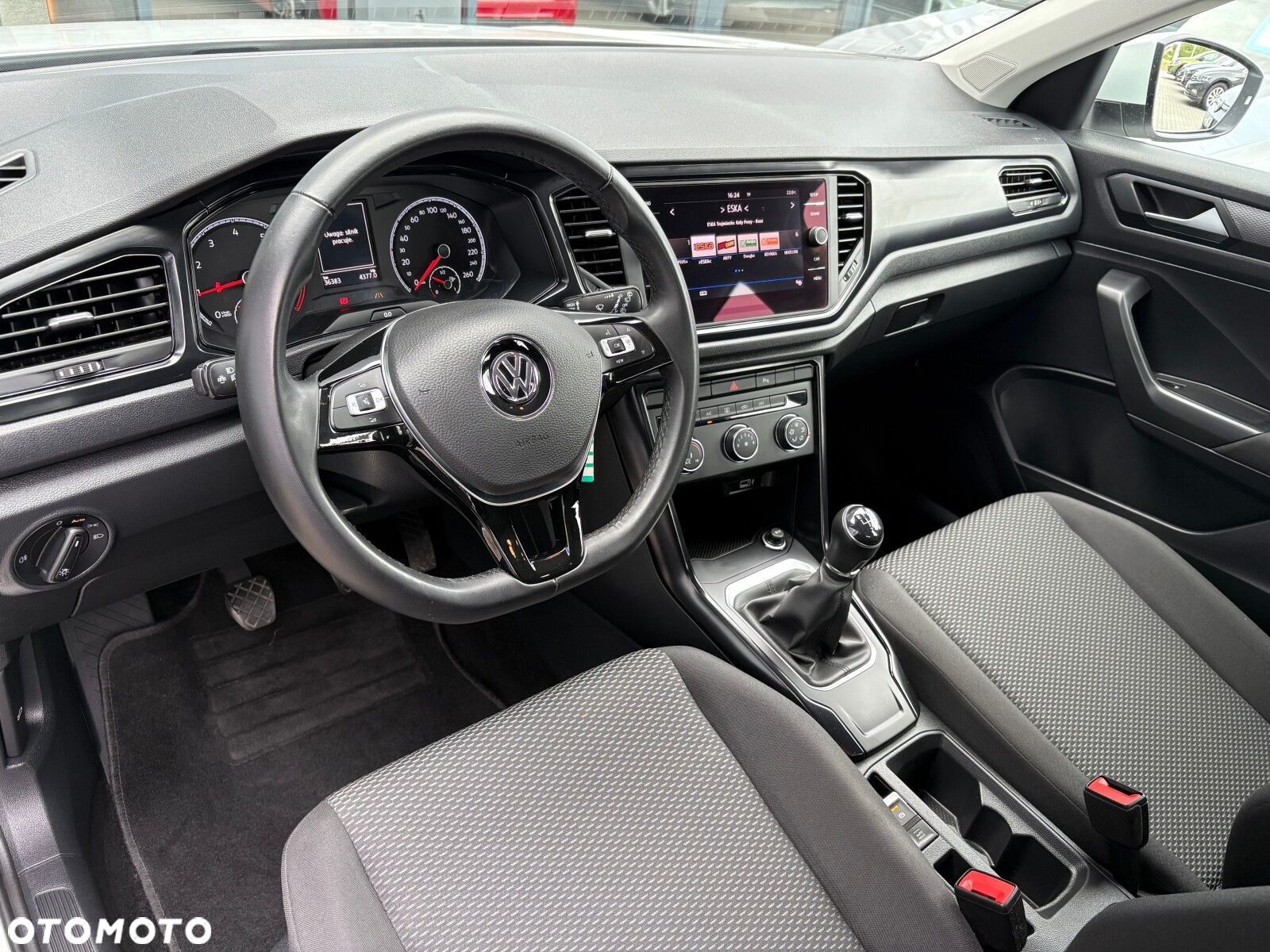 Volkswagen T-Roc - 11