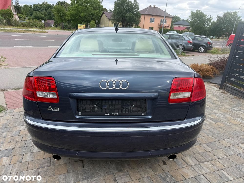 Audi A8 4.2 Quattro - 12