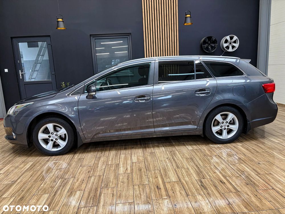 Toyota Avensis 1.8 Premium - 11