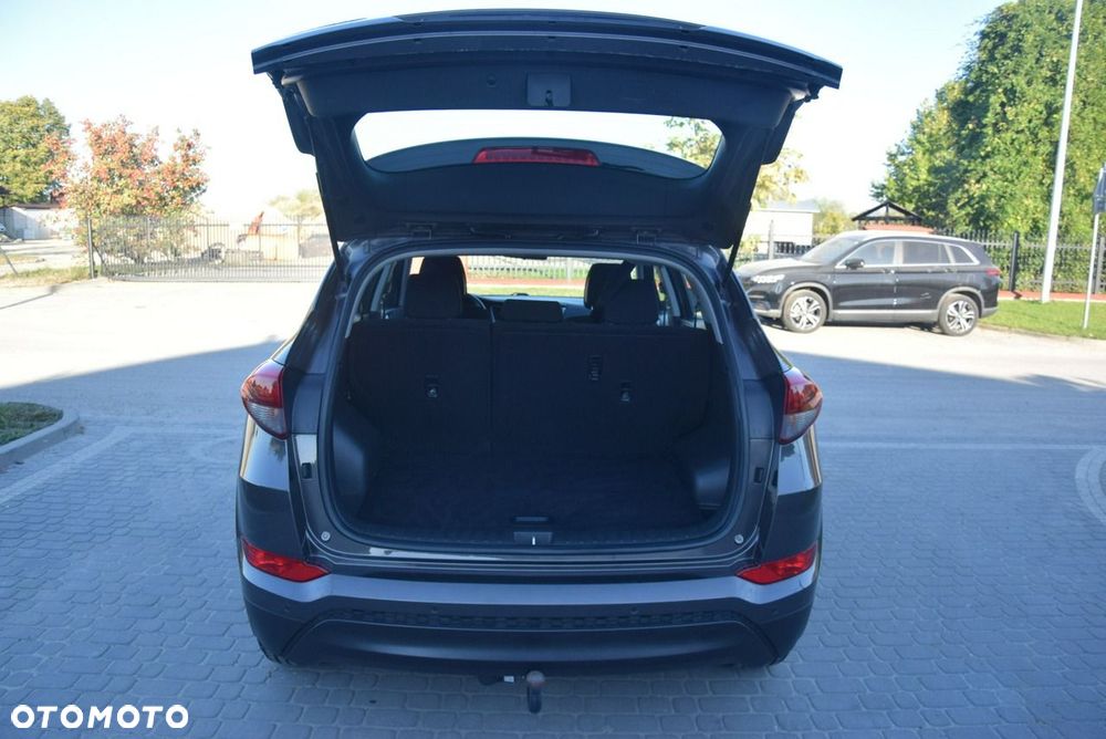 Hyundai Tucson 1.7 CRDI BlueDrive Style 2WD - 17