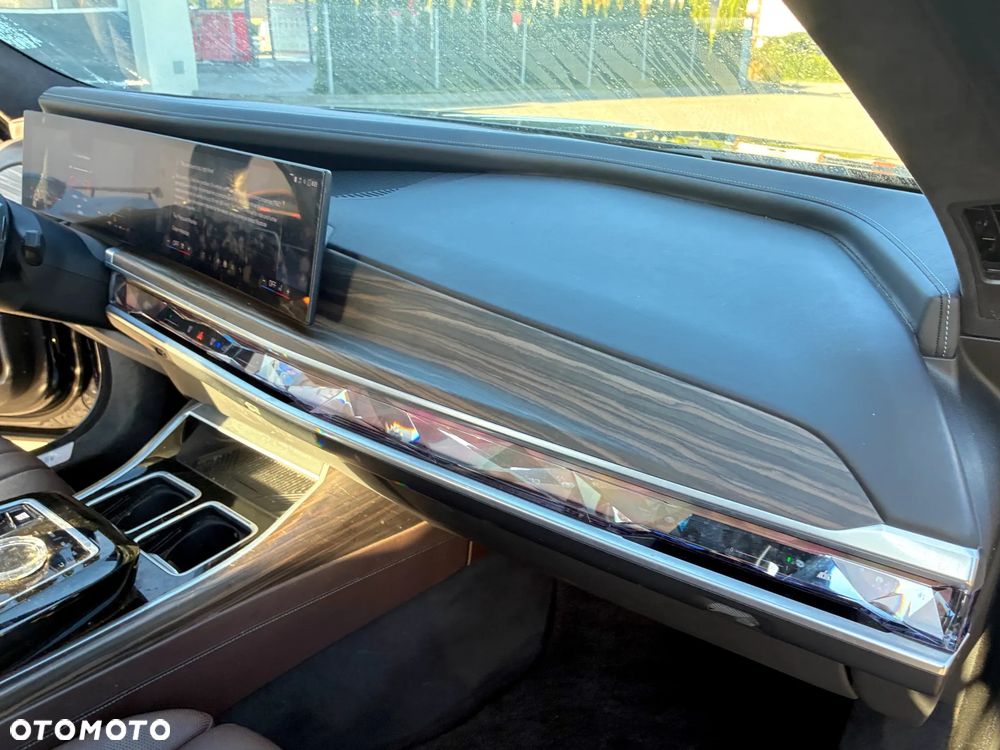 BMW Seria 7 - 19