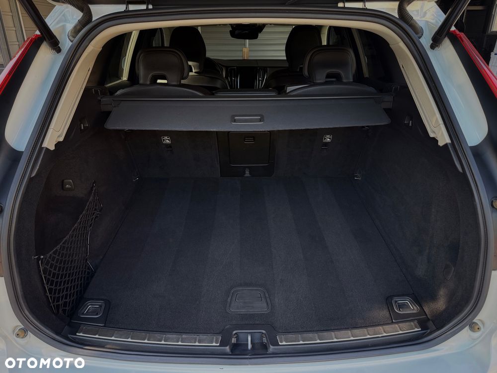Volvo XC 60 D4 Momentum Pro - 11