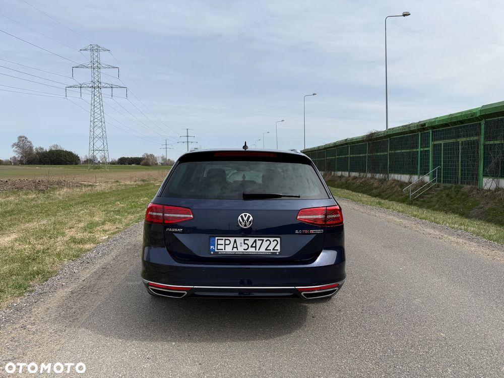 Volkswagen Passat - 4