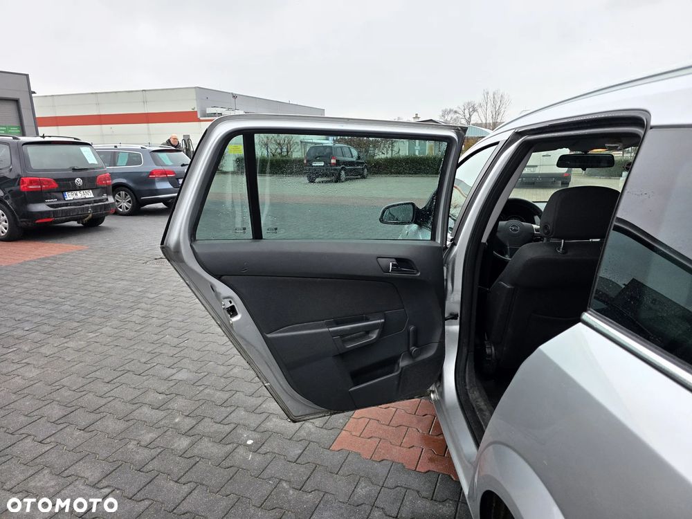 Opel Astra 1.6 NAVI - 9