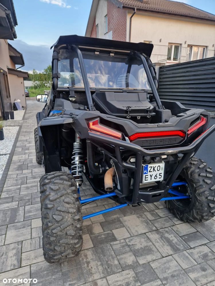 Polaris RZR - 16