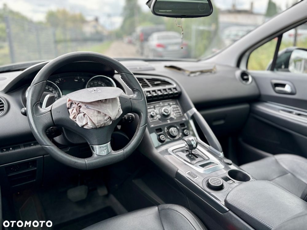 Peugeot 3008 Hybrid4 - 13