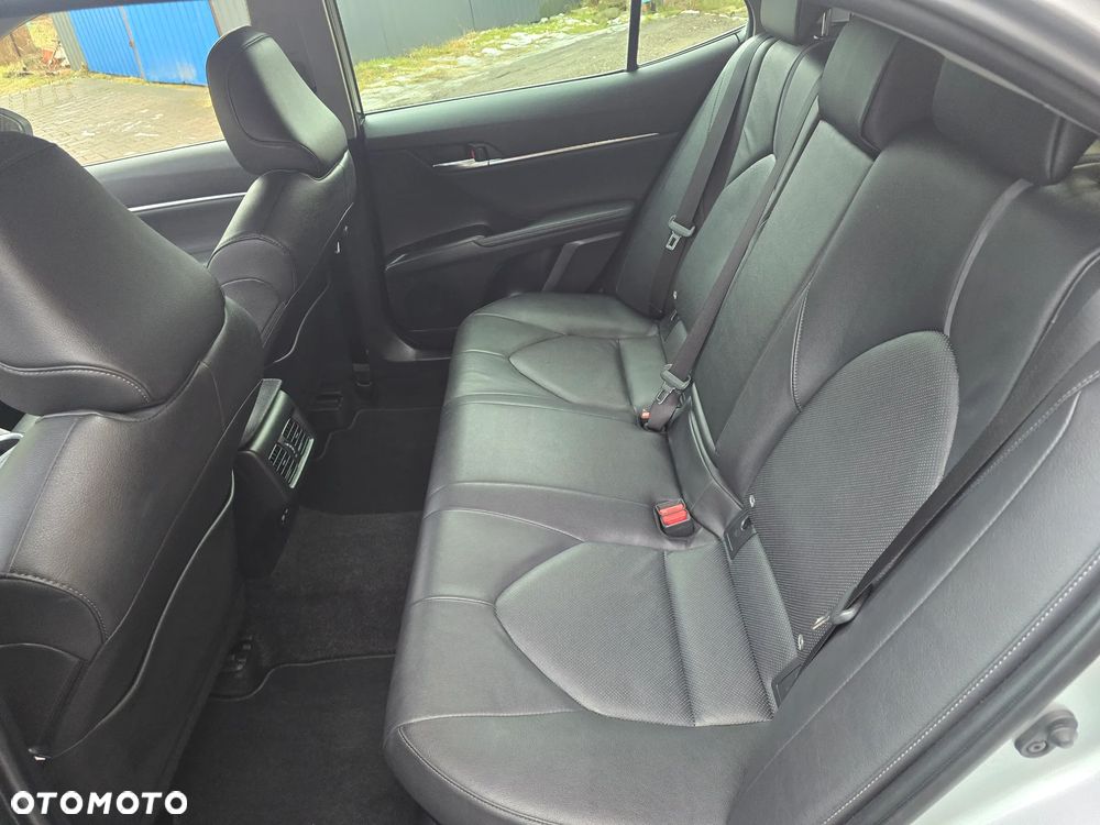 Toyota Camry 2.5 Hybrid Executive CVT - 10