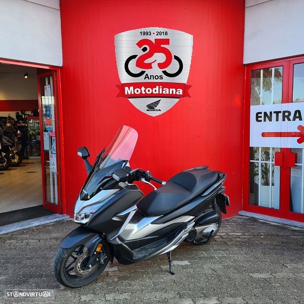 Usado Honda Forza 2019 4 750 EUR