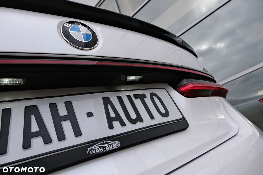 BMW Seria 7 750i xDrive sport - 9