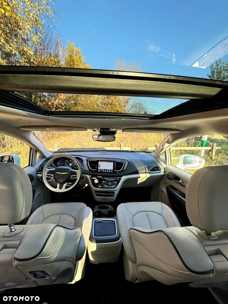 Chrysler Pacifica - 25