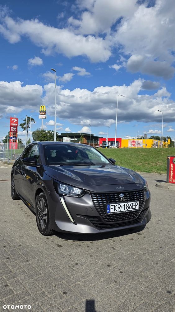 Peugeot 208 - 1