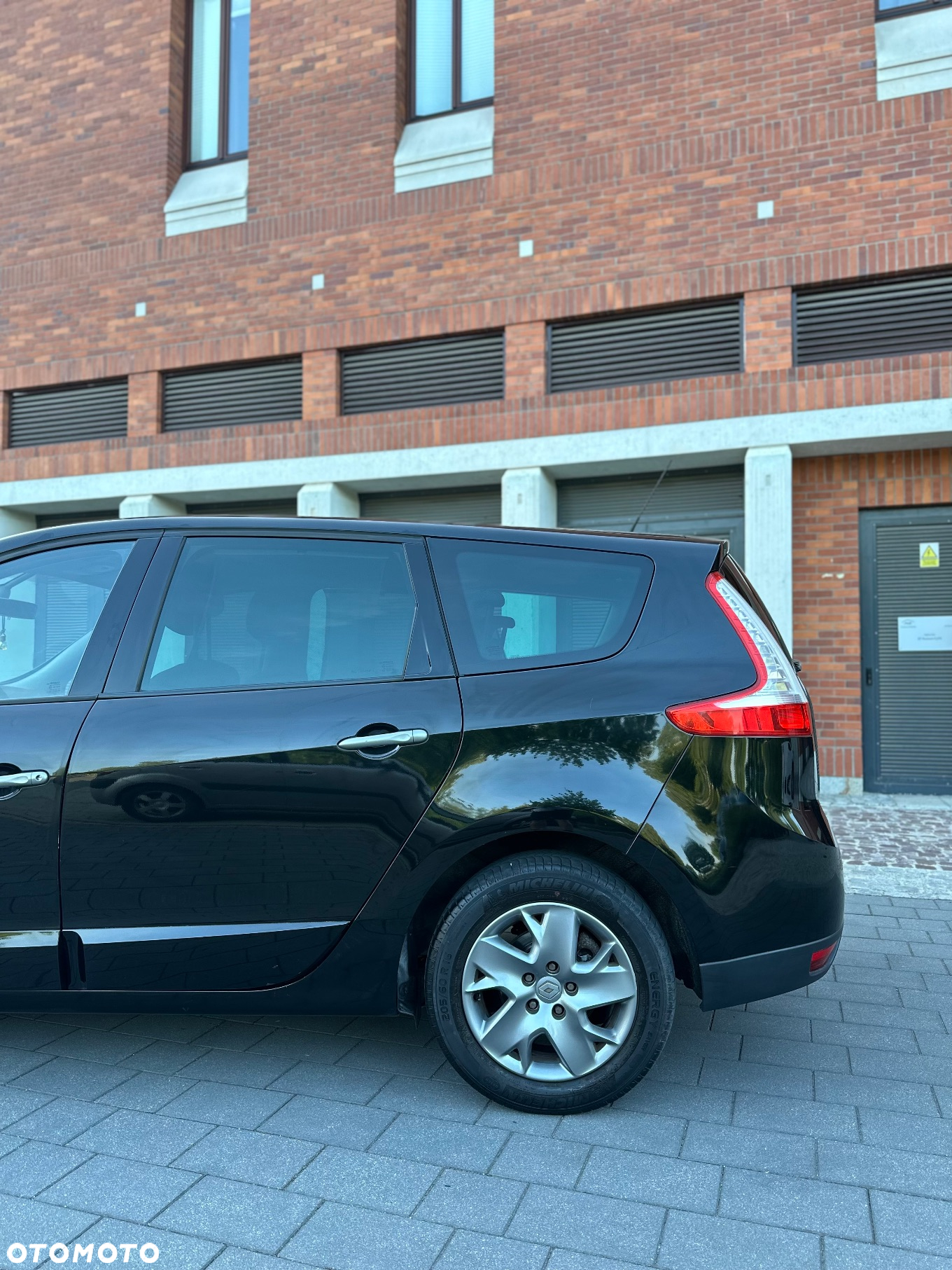 Renault Scenic 1.6 16V 110 TomTom Edition - 26