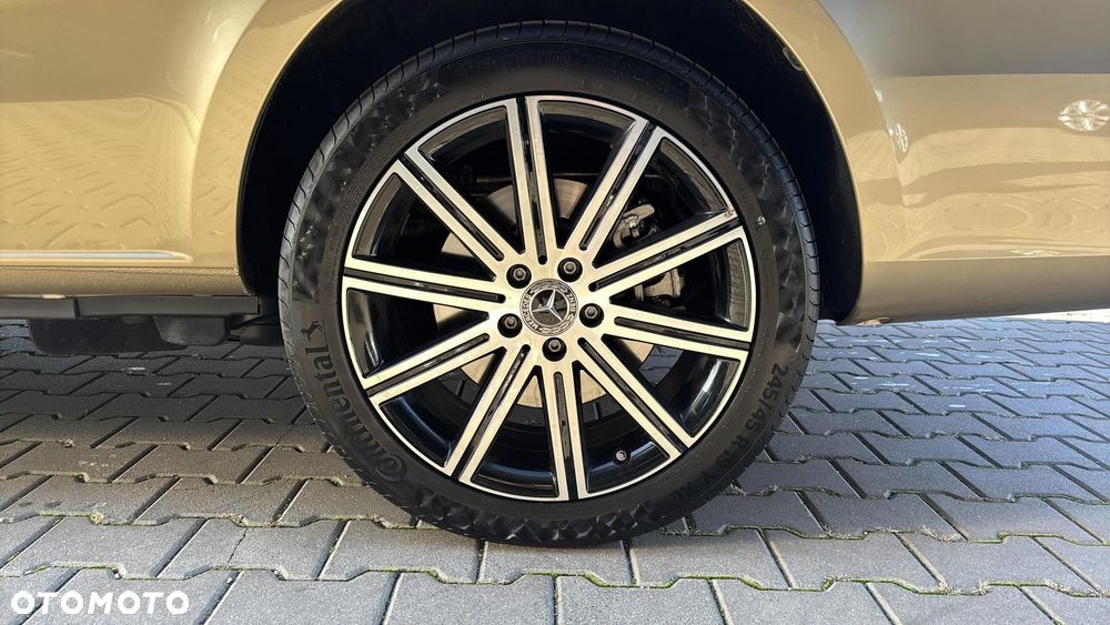 Mercedes-Benz Klasa V - 16