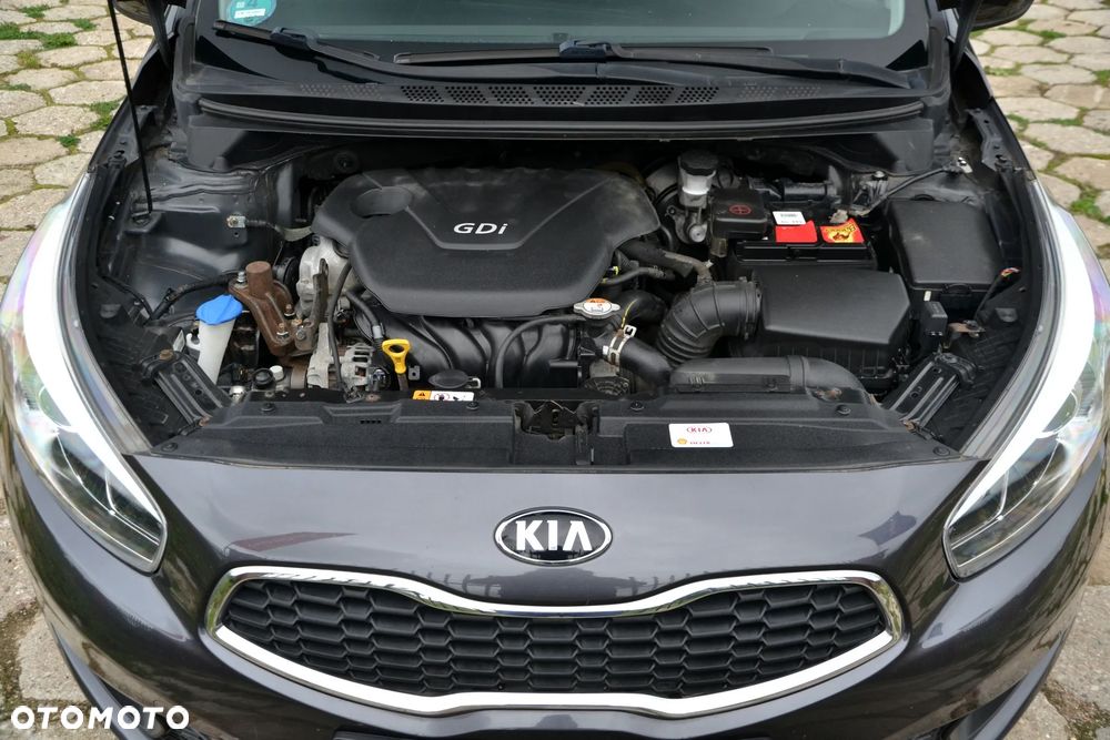 Kia Ceed 1.6 GDI Dream Team Edition - 38