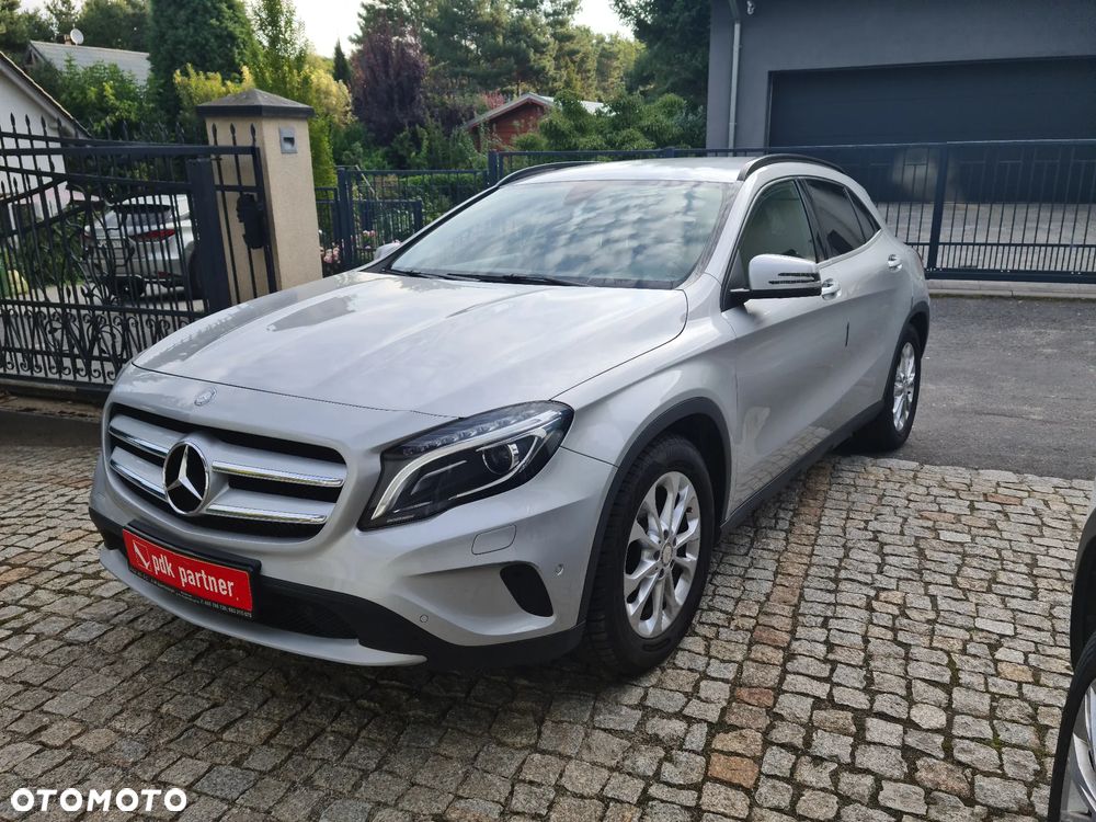 Mercedes-Benz GLA - 30