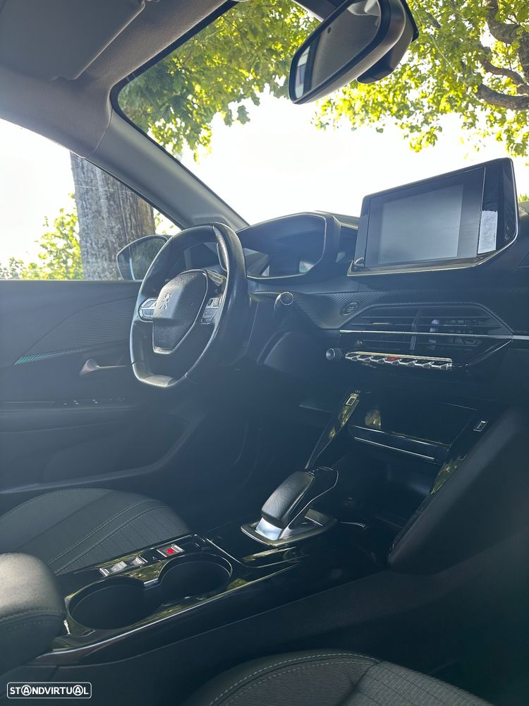 Peugeot e-208 Allure - 26