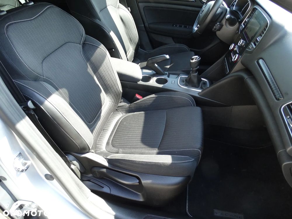 Renault Megane ENERGY TCe 100 INTENS - 37