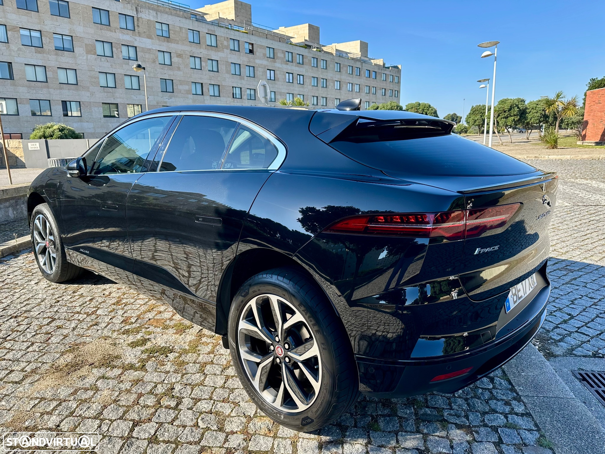 Jaguar I-Pace EV400 AWD HSE - 11