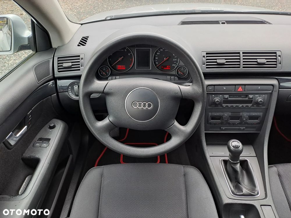 Audi A4 Limousine - 15