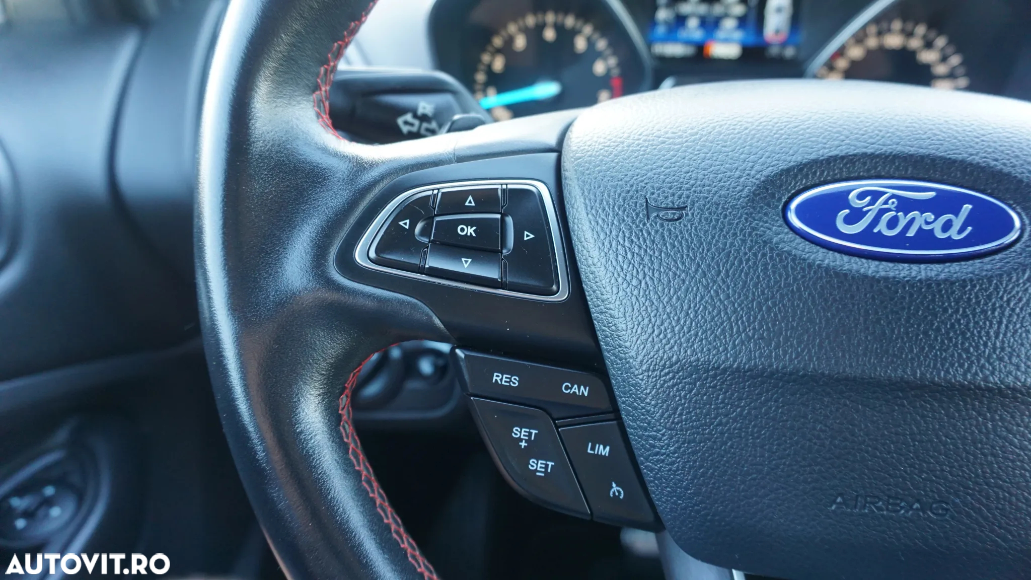Ford Kuga 1.5 EcoBoost 4x4 Aut. ST-Line - 23