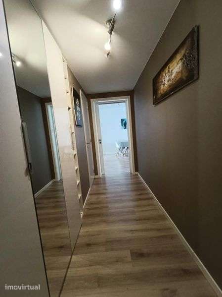 Apartamento T2 renovado e mobilado em Anjos - Grande imagem: 2/6