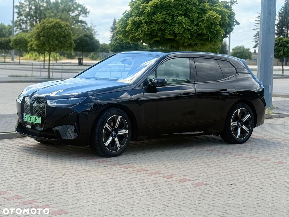 BMW iX - 1