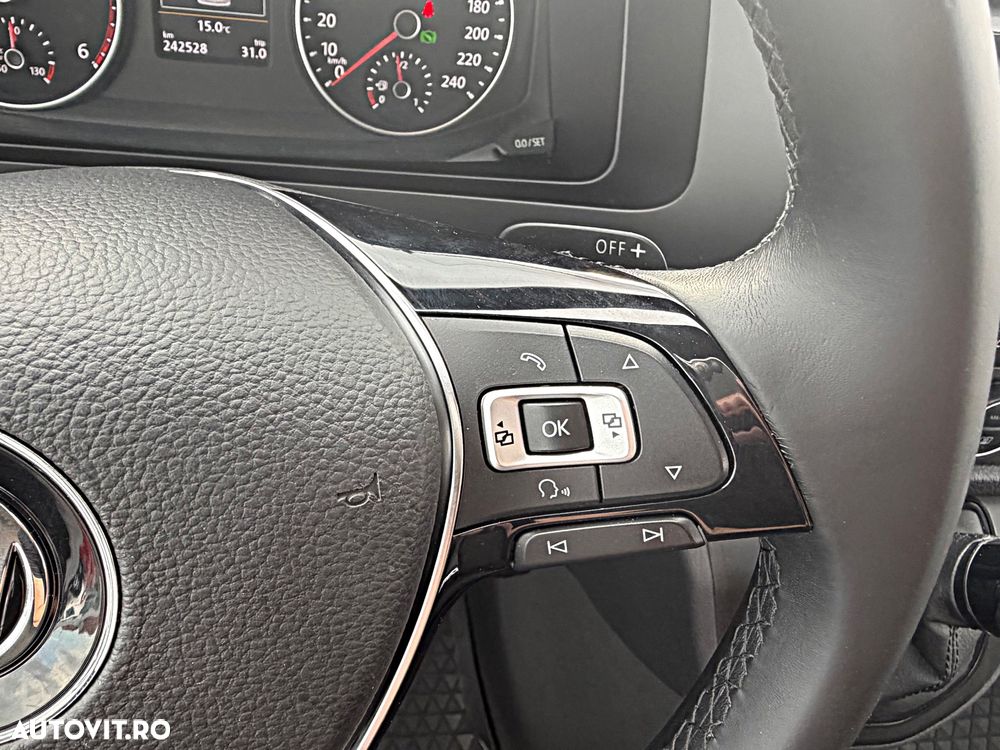 Volkswagen Caravelle - 31