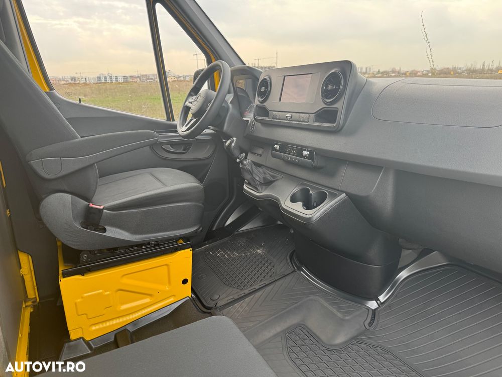 Mercedes-Benz SPRINTER - 16