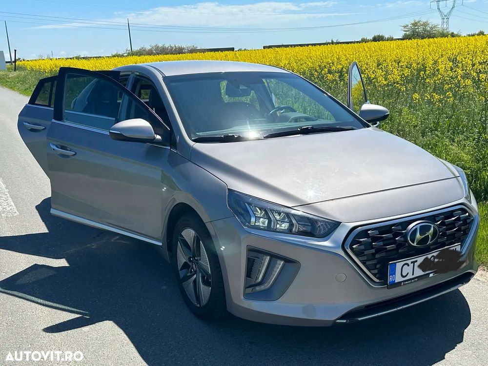 Hyundai IONIQ - 3