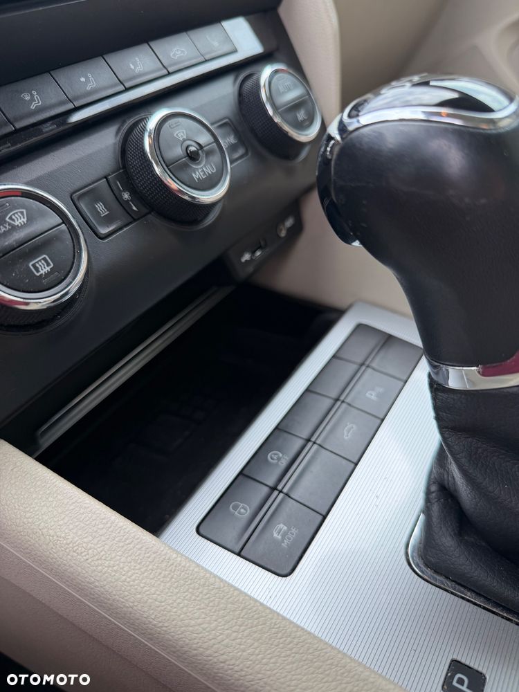 Skoda Octavia 2.0 TDI Elegance DSG - 13