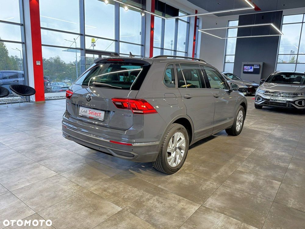 Volkswagen Tiguan - 9