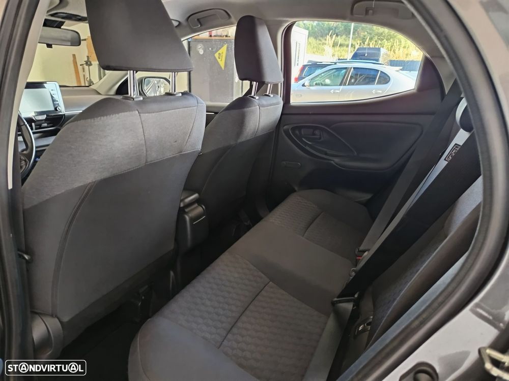 Toyota Yaris 1.5 HDF Comfort Plus - 33