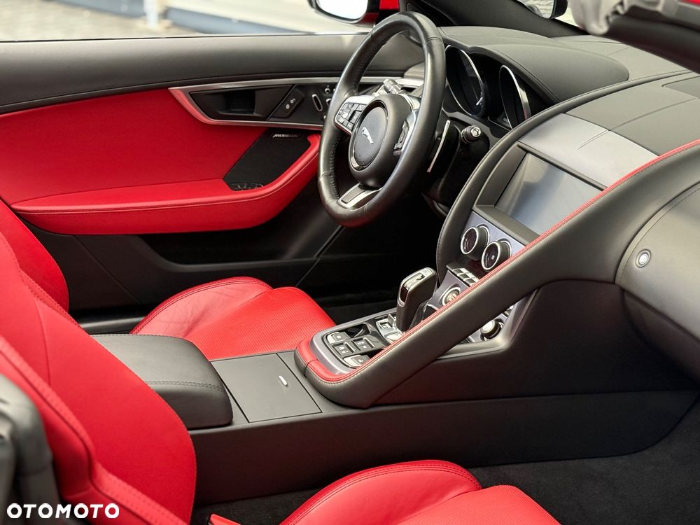 Jaguar F-Type P300 - 20