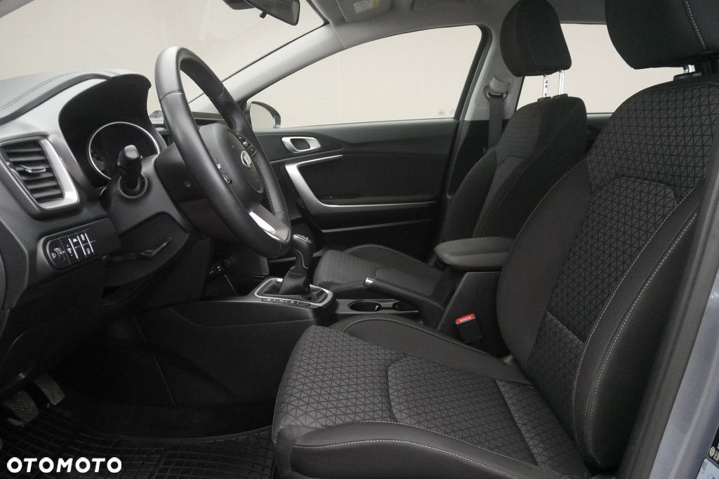 Kia Ceed - 12
