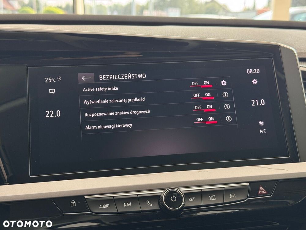 Opel Grandland 1.2 T Business Elegance S&S - 33