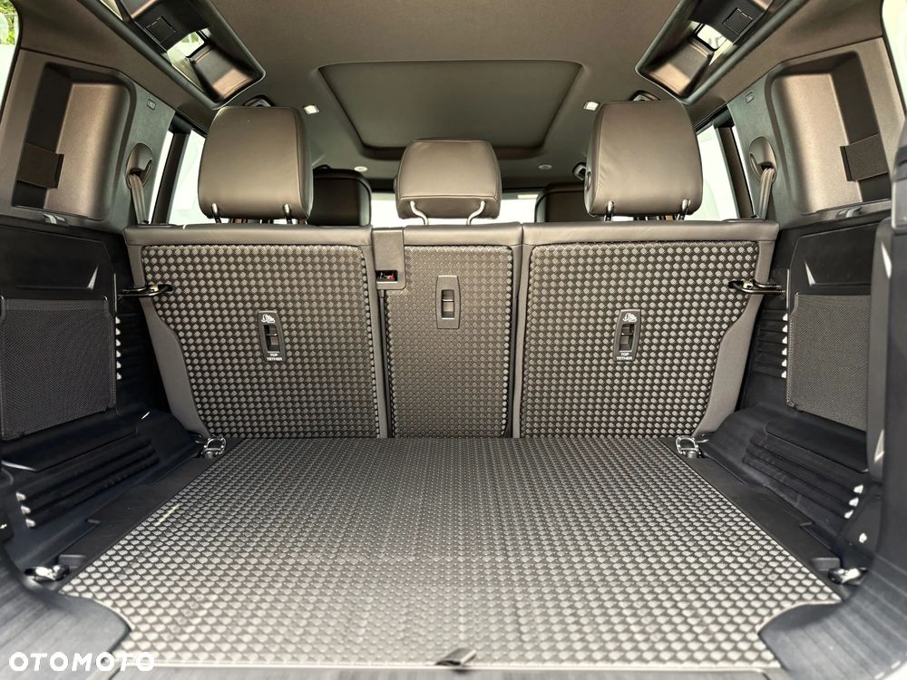 Land Rover Defender 110 D350 X-Dynamic HSE - 13