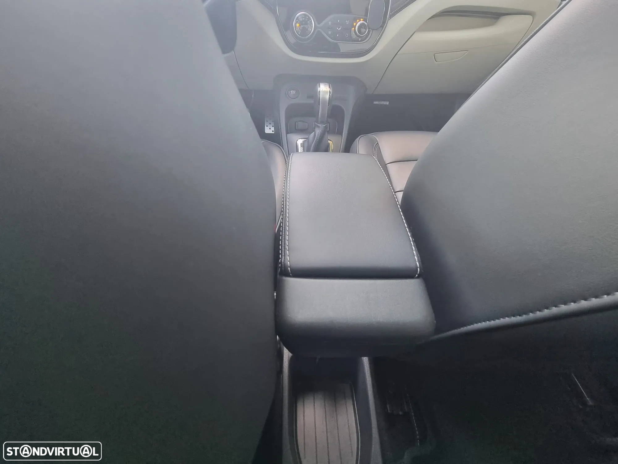 Renault Captur 1.5 dCi Initiale Paris EDC - 27